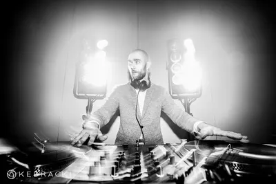 Gramy w Tonie – DJ na Wesele & Konferansjer: Profesjonalna Oprawa Muzyczna